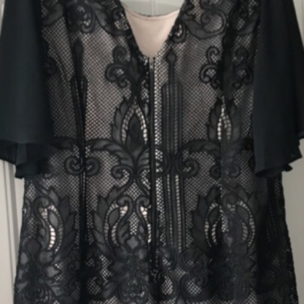 Lace Dress - Picture 7 of 8